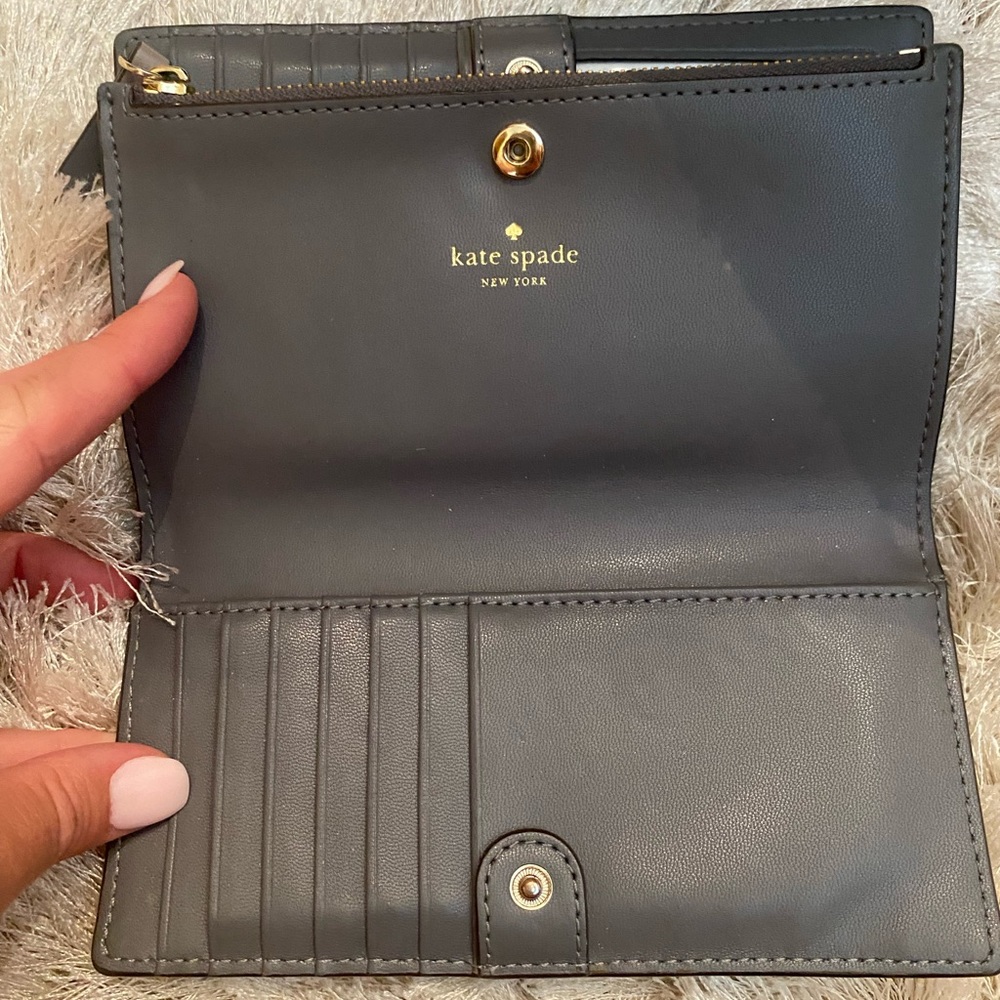 Kate Spade Wallet Great Condition - Picture 2 of 3
